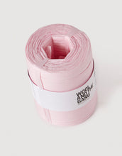 Laden Sie das Bild in den Galerie-Viewer, Ra-Ra Raffia von Wool and the Gang, 100g