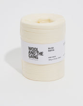 Laden Sie das Bild in den Galerie-Viewer, Ra-Ra Raffia von Wool and the Gang, 100g