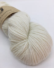 Laden Sie das Bild in den Galerie-Viewer, MOONSHINE von JUNIPER MOON FARM, 100g