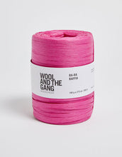 Laden Sie das Bild in den Galerie-Viewer, Ra-Ra Raffia von Wool and the Gang, 100g
